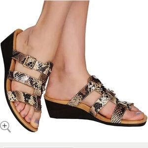 NIB Vionic sz 12 Park Radia snake print wedge sandals